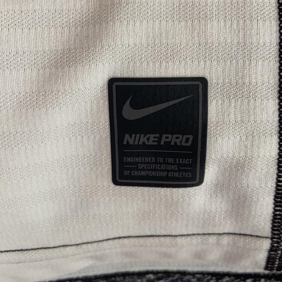 FITTED Nike PRO long sleeve - Picture 4 of 4